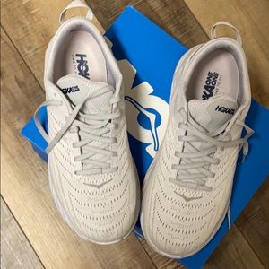 Hoka One One Arahi 4, 10 D wide